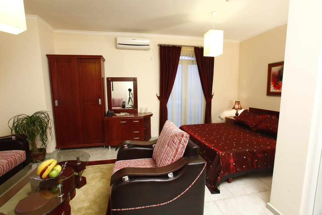 Hotel Luxor Šuto Orizari エクステリア 写真