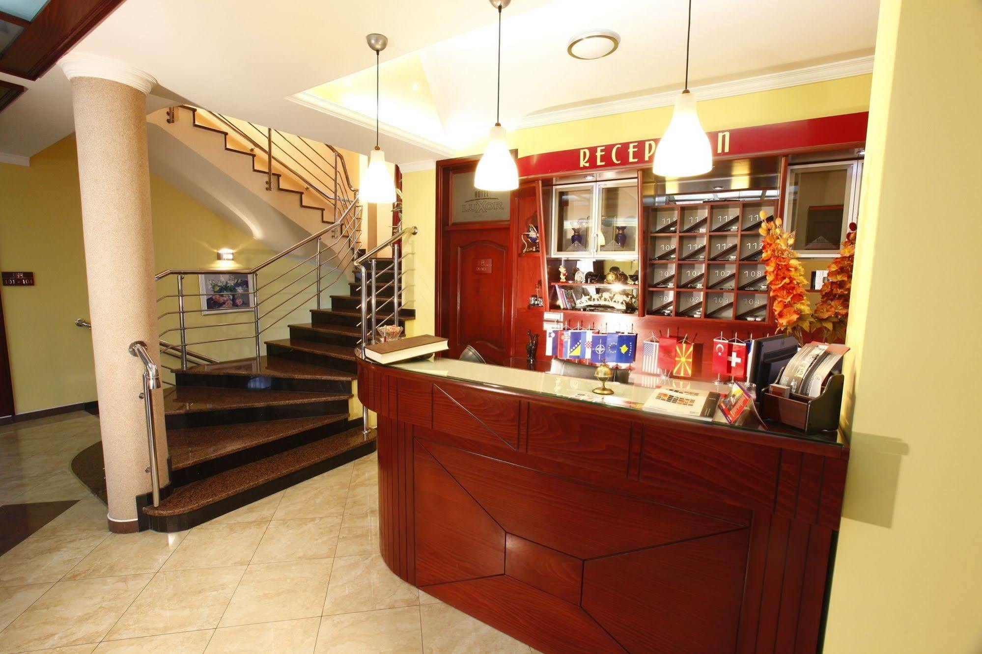 Hotel Luxor Šuto Orizari エクステリア 写真