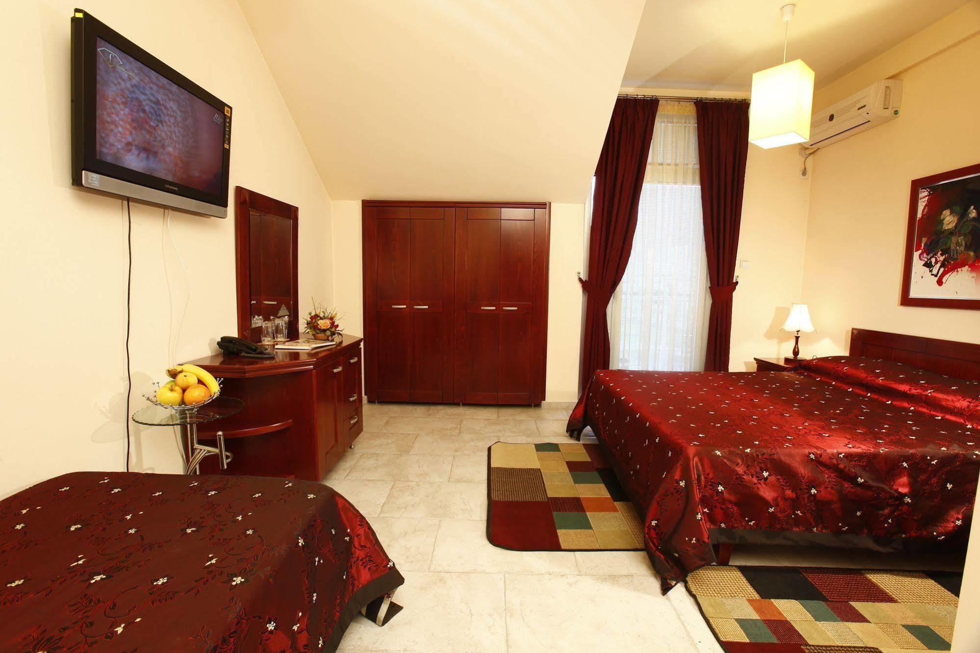 Hotel Luxor Šuto Orizari エクステリア 写真