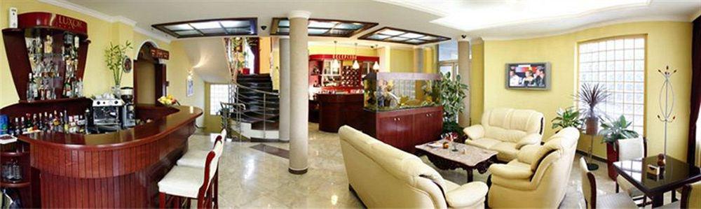 Hotel Luxor Šuto Orizari エクステリア 写真